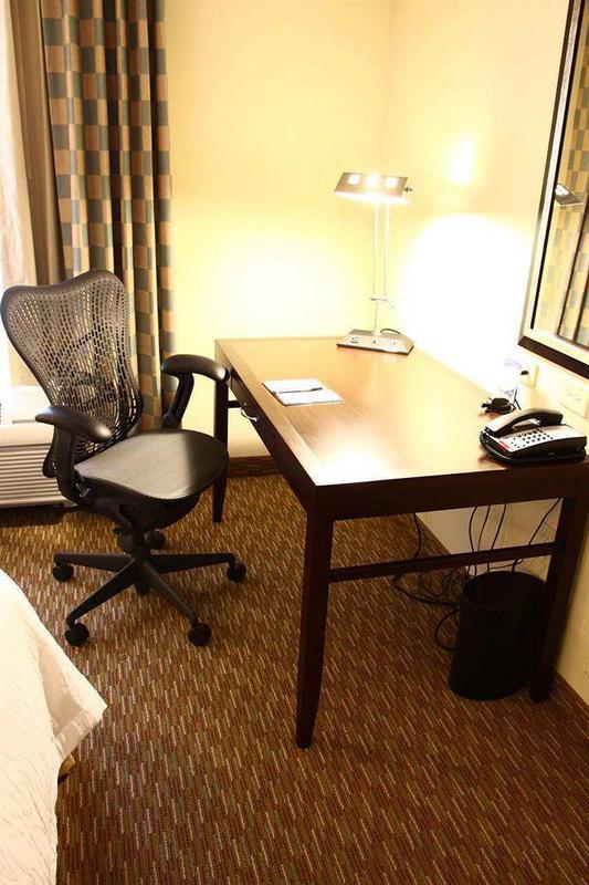 Hilton Garden Inn Winston-Salem/Hanes Mall Room photo